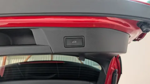 Car image 28
