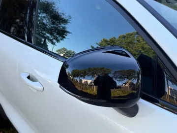 Car image 36