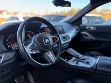 Car image 27