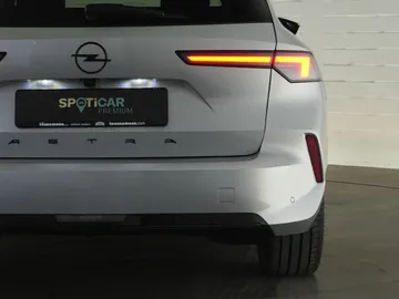 Car image 30