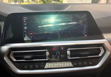 Car image 30