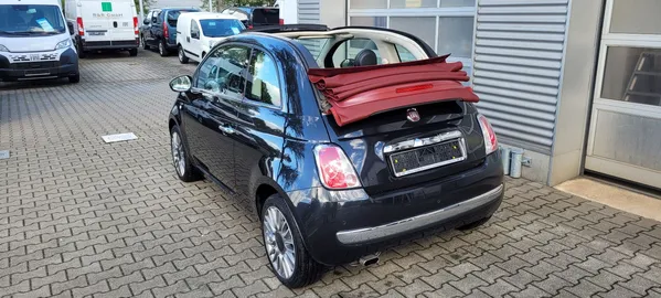 Car image 3