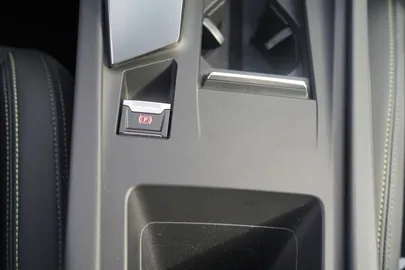 Car image 32