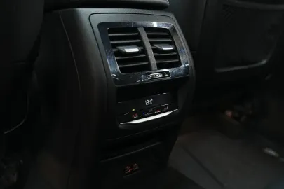 Car image 40