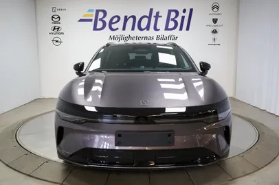 Car image 4