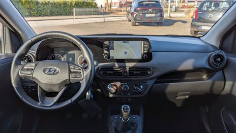 Car image 15