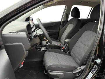 Car image 25