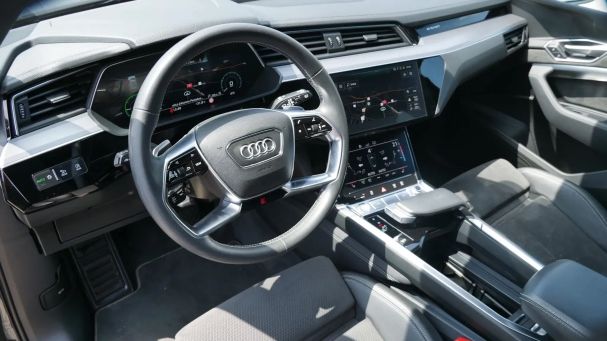 Audi e-tron 50 quattro S-line 230 kW image number 17