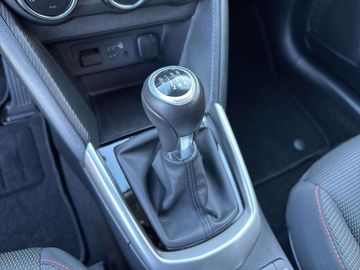 Car image 11