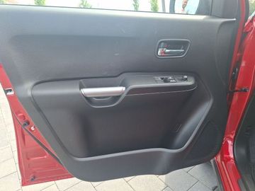 Car image 12