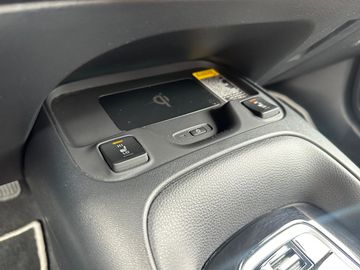 Car image 29
