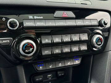 Car image 36