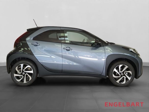 Toyota Aygo X 1.0 53 kW image number 2