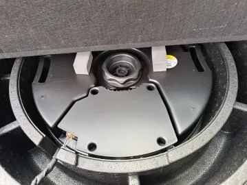 Car image 40