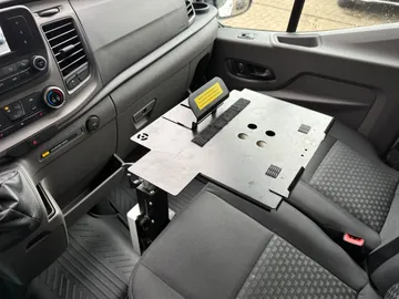 Car image 38