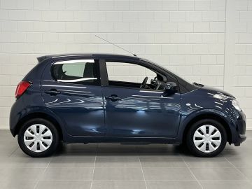 Car image 4