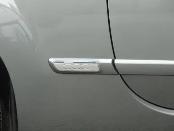Car image 44