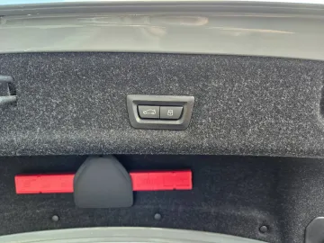 Car image 34