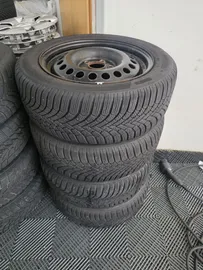 Car image 38