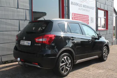 Car image 5