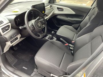 Car image 9