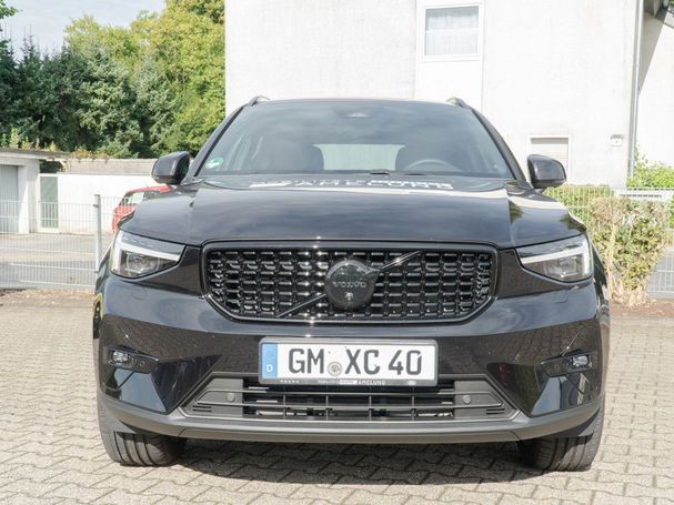 Volvo XC40 Plus Black Edition 120 kW image number 2