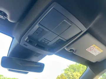 Car image 34