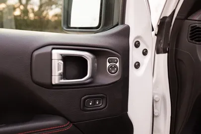 Car image 38