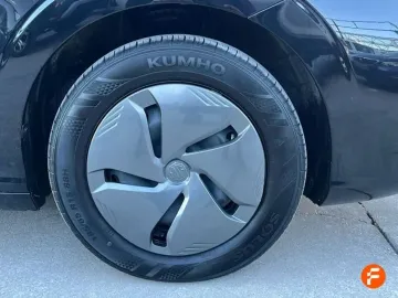 Car image 29