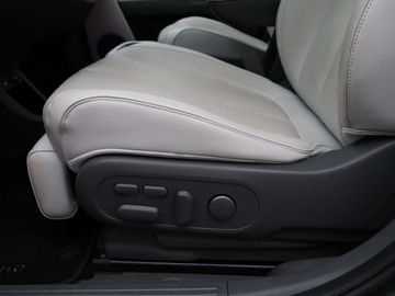 Car image 37