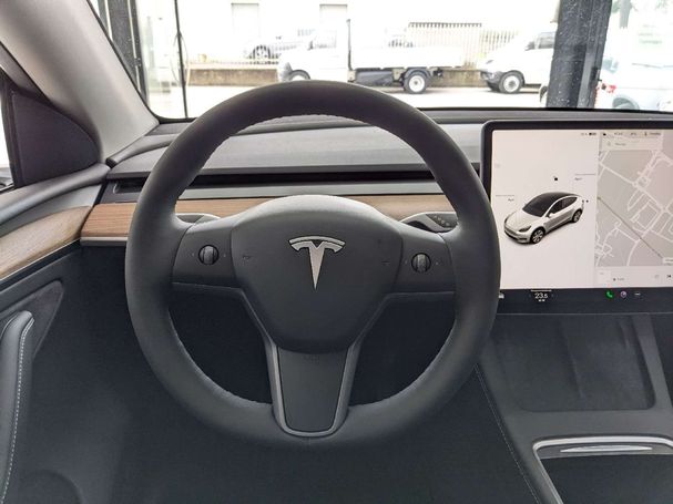 Tesla Model Y 60 Long Range AWD Dual Motor 324 kW image number 11