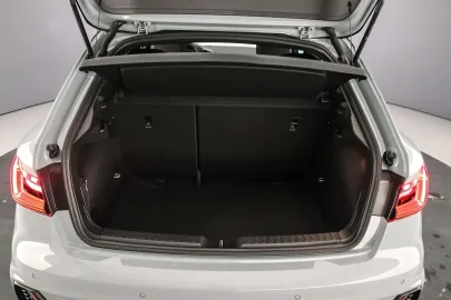 Car image 29