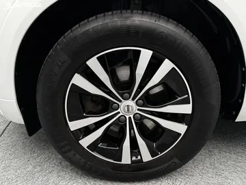Car image 45