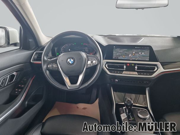 BMW 320i 135 kW image number 14