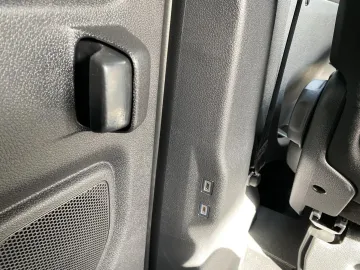 Car image 49