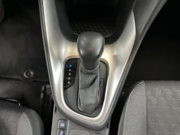 Car image 26