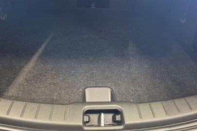 Car image 38