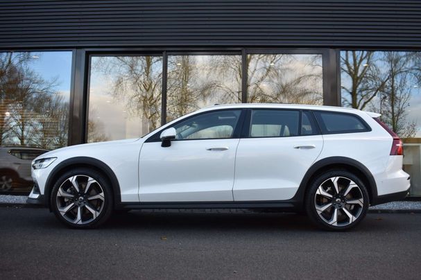 Volvo V60 Cross Country AWD B5 184 kW image number 6