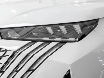 Car image 25