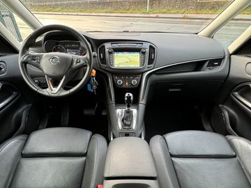 Car image 13