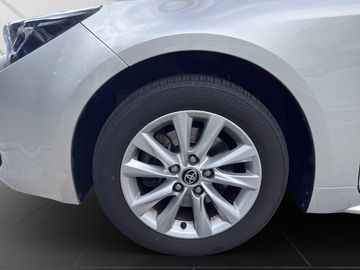 Car image 19