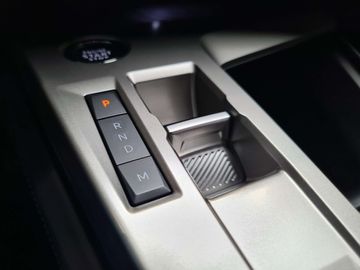 Car image 33