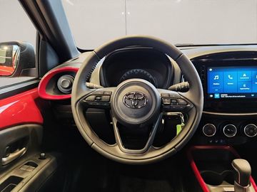 Car image 11