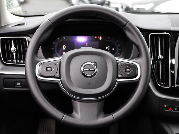 Volvo XC60 B4 Core 145 kW image number 6