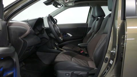 Car image 7