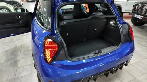 Car image 47