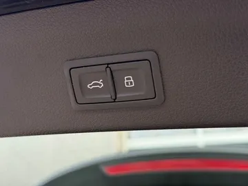 Car image 34