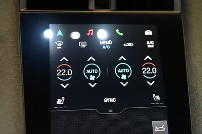 Car image 30