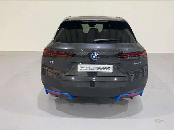 BMW iX xDrive40 240 kW image number 9