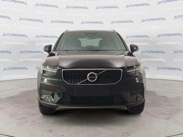 Volvo XC40 B3 Essential 120 kW image number 3